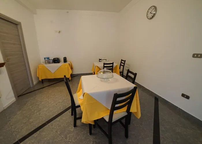 Central Home B&B 3* Cosença